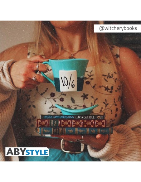 Taza de Cerámica Abystyle Disney Alicia en el País de las Maravillas Modelo Sombrero de Sombrerero Loco